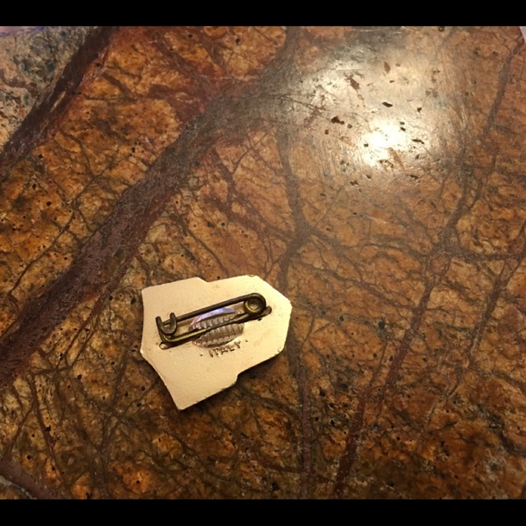 Vintage Catholic Communion Remembrance Pin - Picture 2 of 2